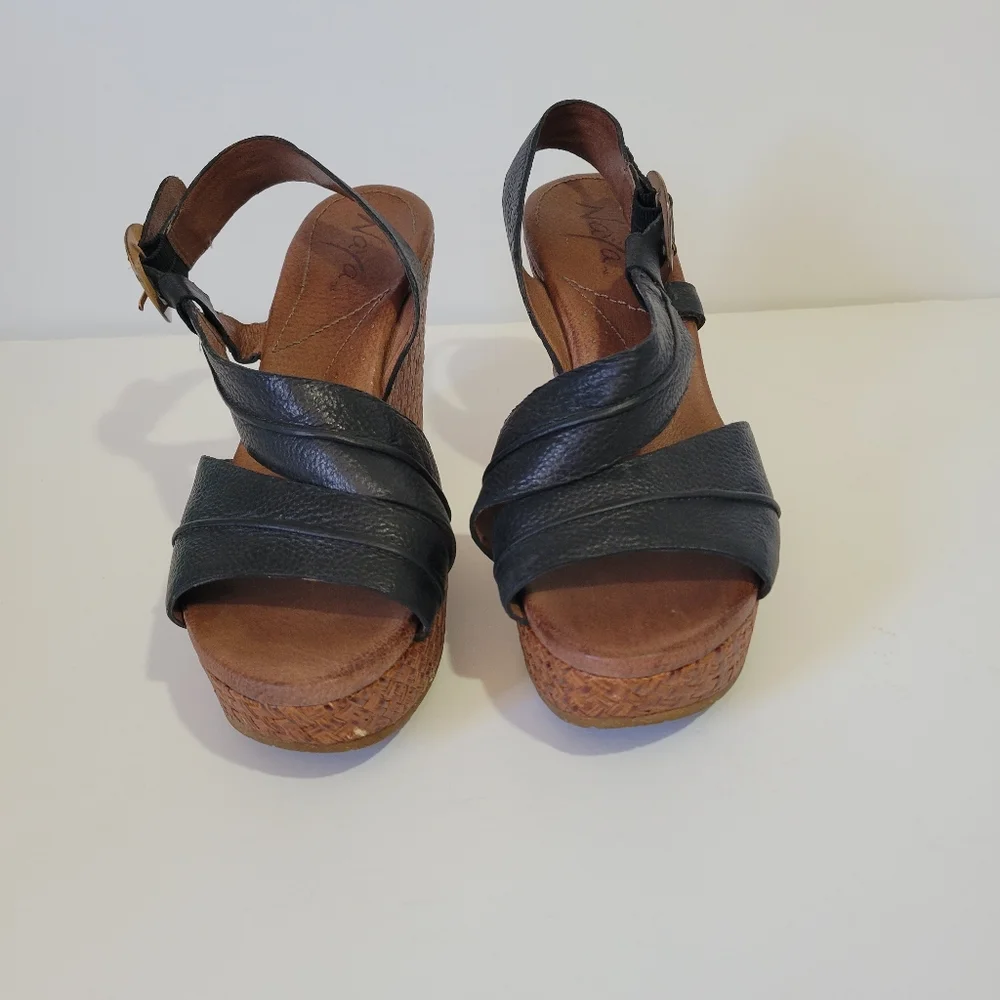 Naya women's leather wedges Size 9.5 M  raffia heels buckle closure black